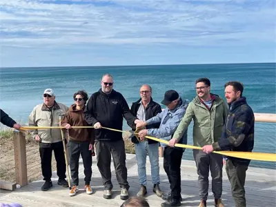 Mayor, Council, Chief Duncan and delegates cutting the ribbon
